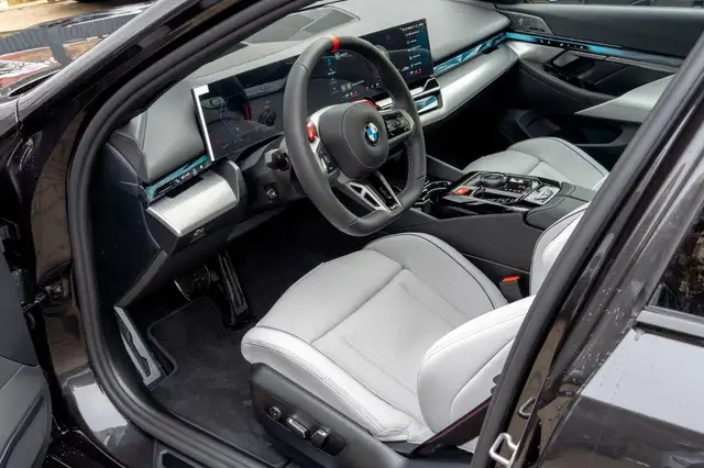 BMW M5 view 11
