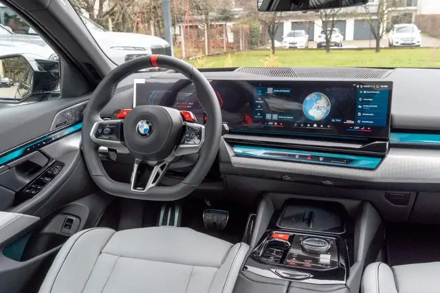BMW M5 view 14