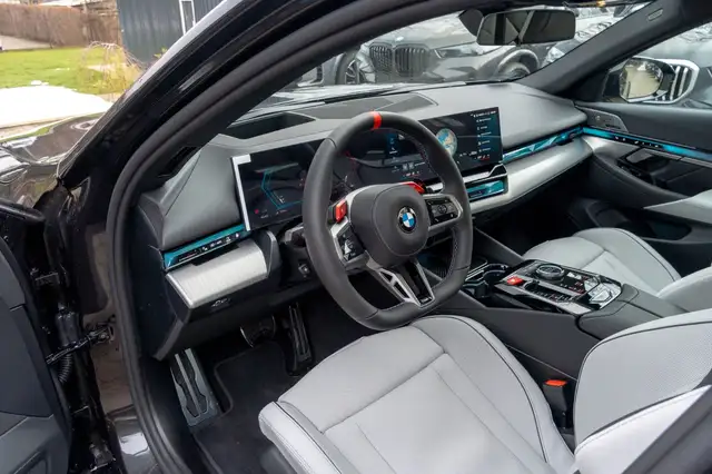 BMW M5 view 12