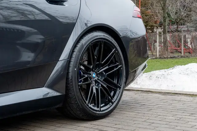 BMW M5 view 10