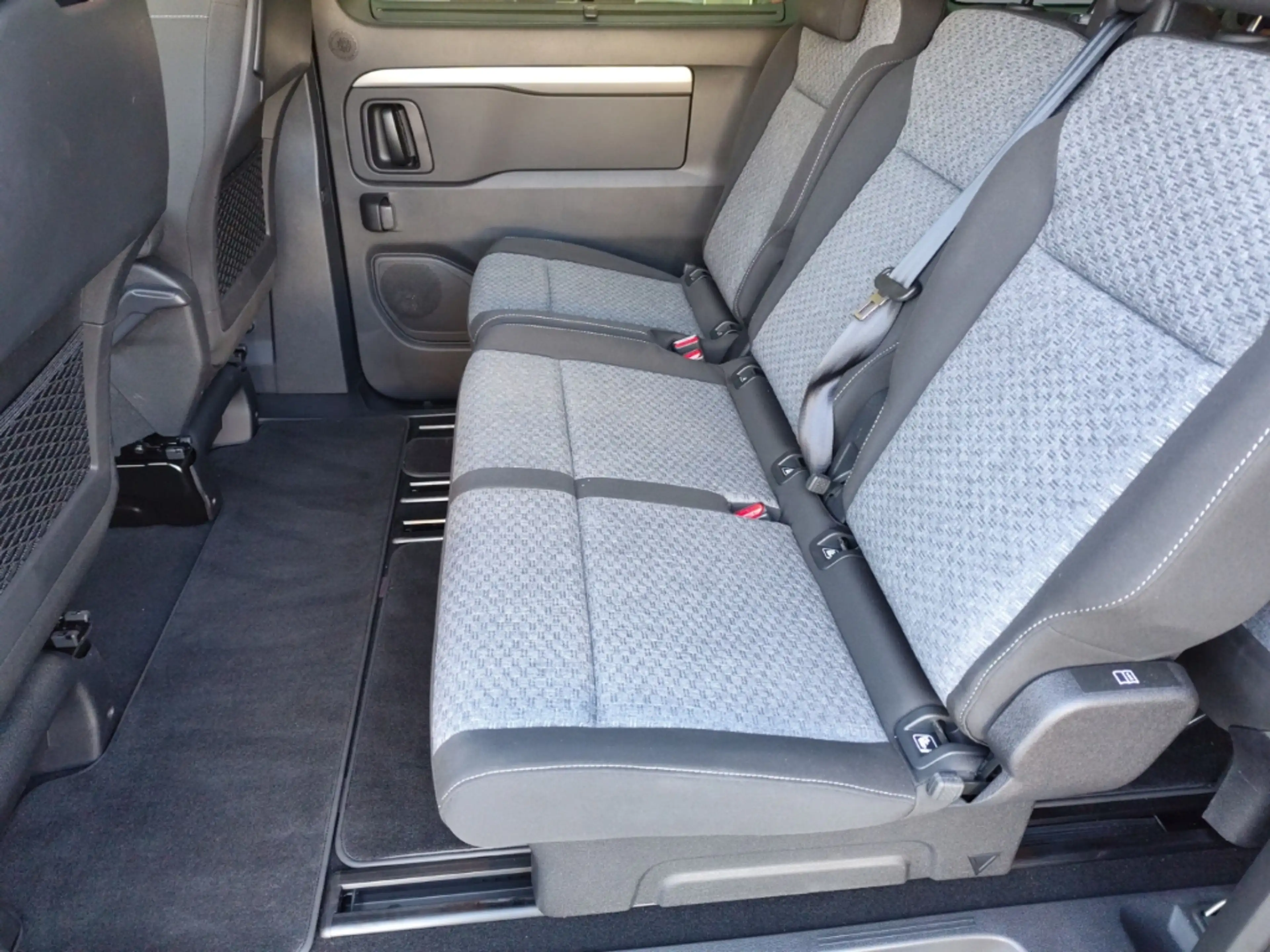 Opel Zafira M Edition 2.2 Diesel 180PS AT8 AHK Keyless Rückfah — photo 12
