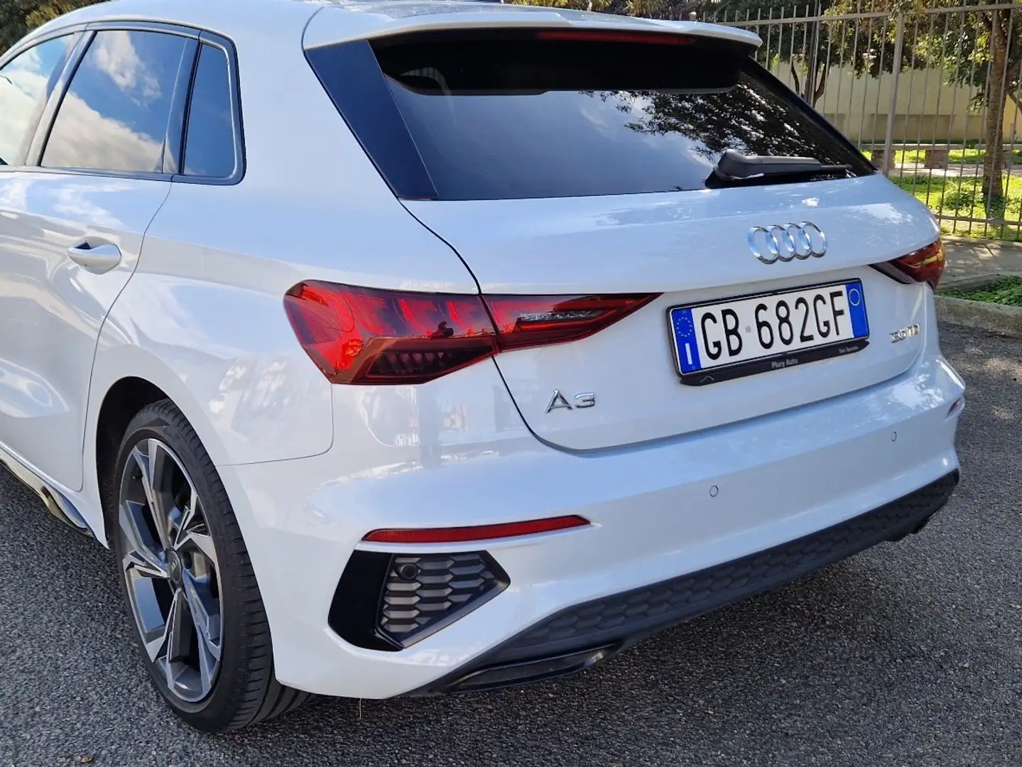 Audi A3 Sportback 30 2.0 tdi S line edition - 1