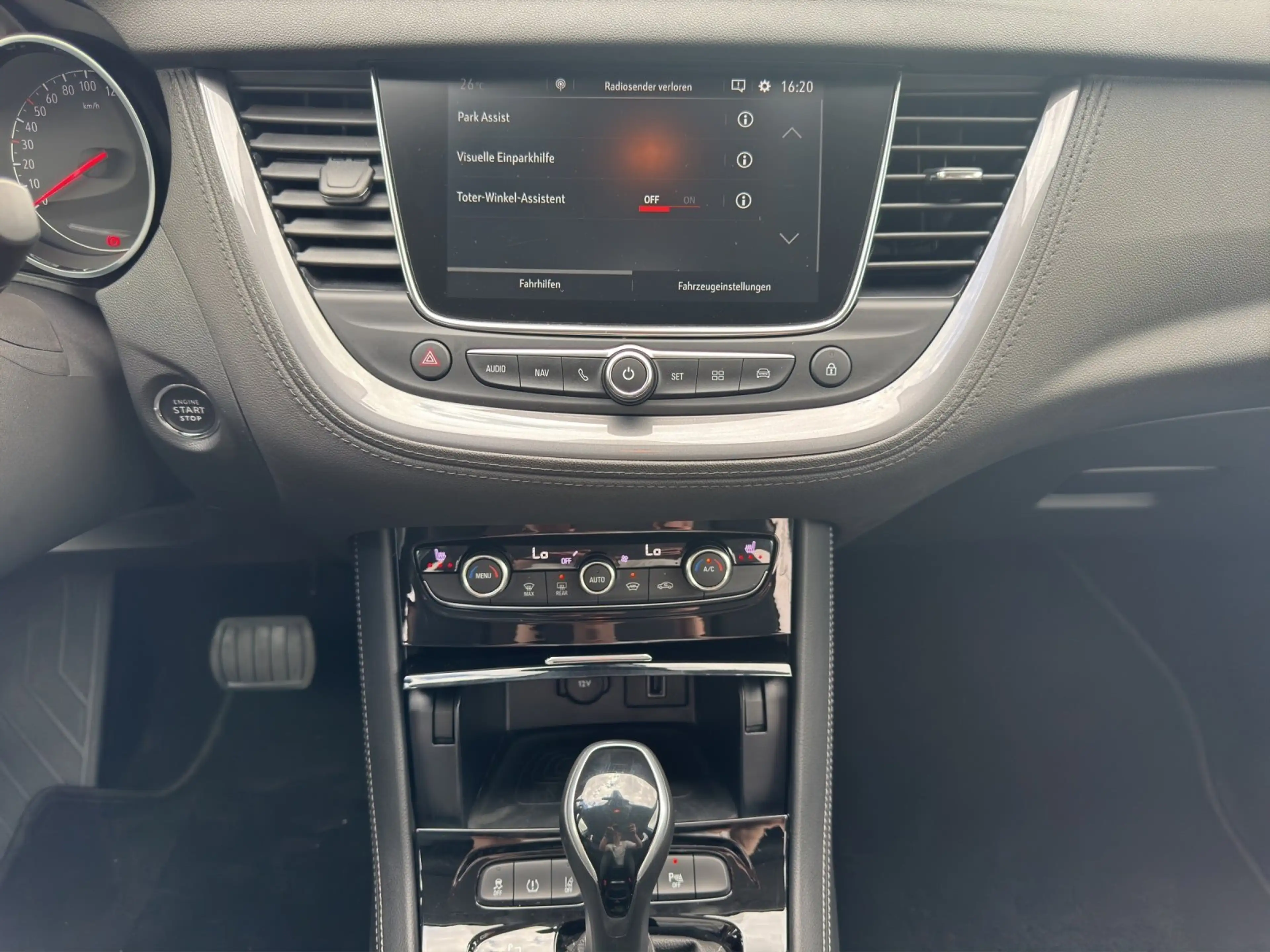 Opel Grandland X 1.2 Elegance Aut./LED/360°/TEMPO/SHZ — photo 12