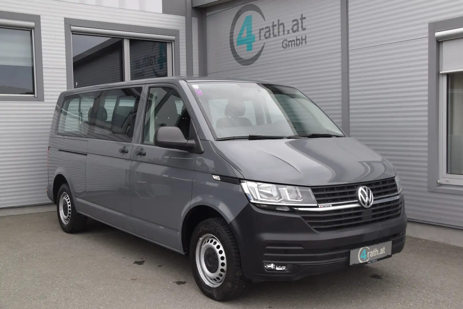 Volkswagen T6.1 Kombi LR 2,0 TDI 4Motion / NETTO: 29.900 € Grau - 1