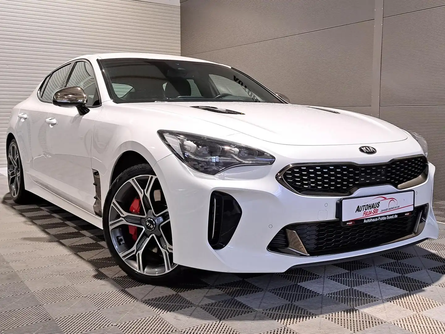Kia Stinger 3.3 V6 GT 4WD°HUD°360°ACC°LED°H&K°TWA Blanc - 1