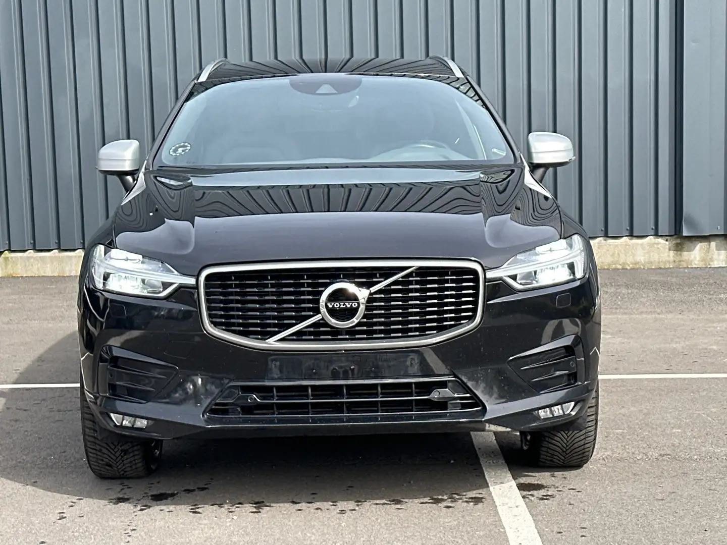 Volvo XC60 2.0 D4 AWD R-Design Zwart - 1