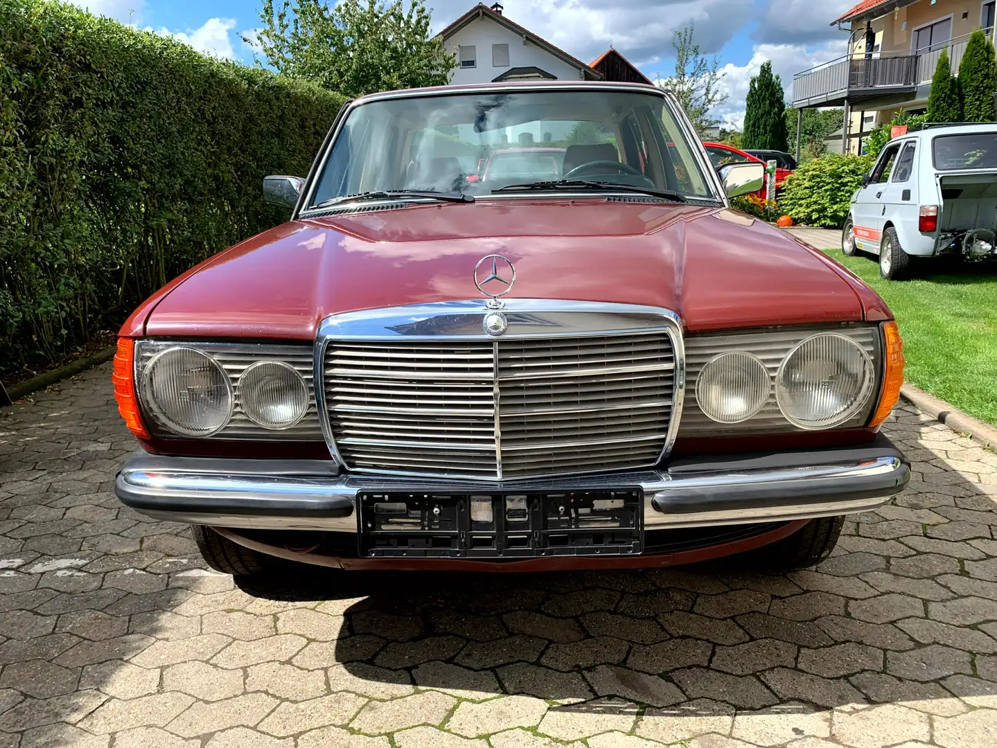 Mercedes-Benz 230 230 E  W123  H-Kennzeichen Rood - 2