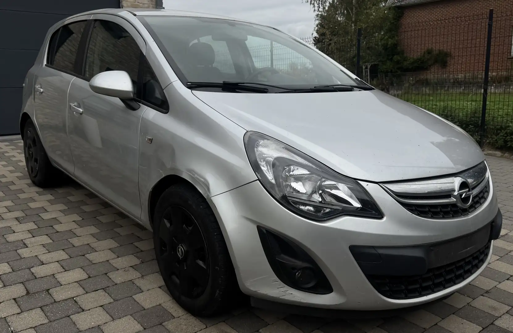 Opel Corsa 1.2i Ultimate Edition - 1