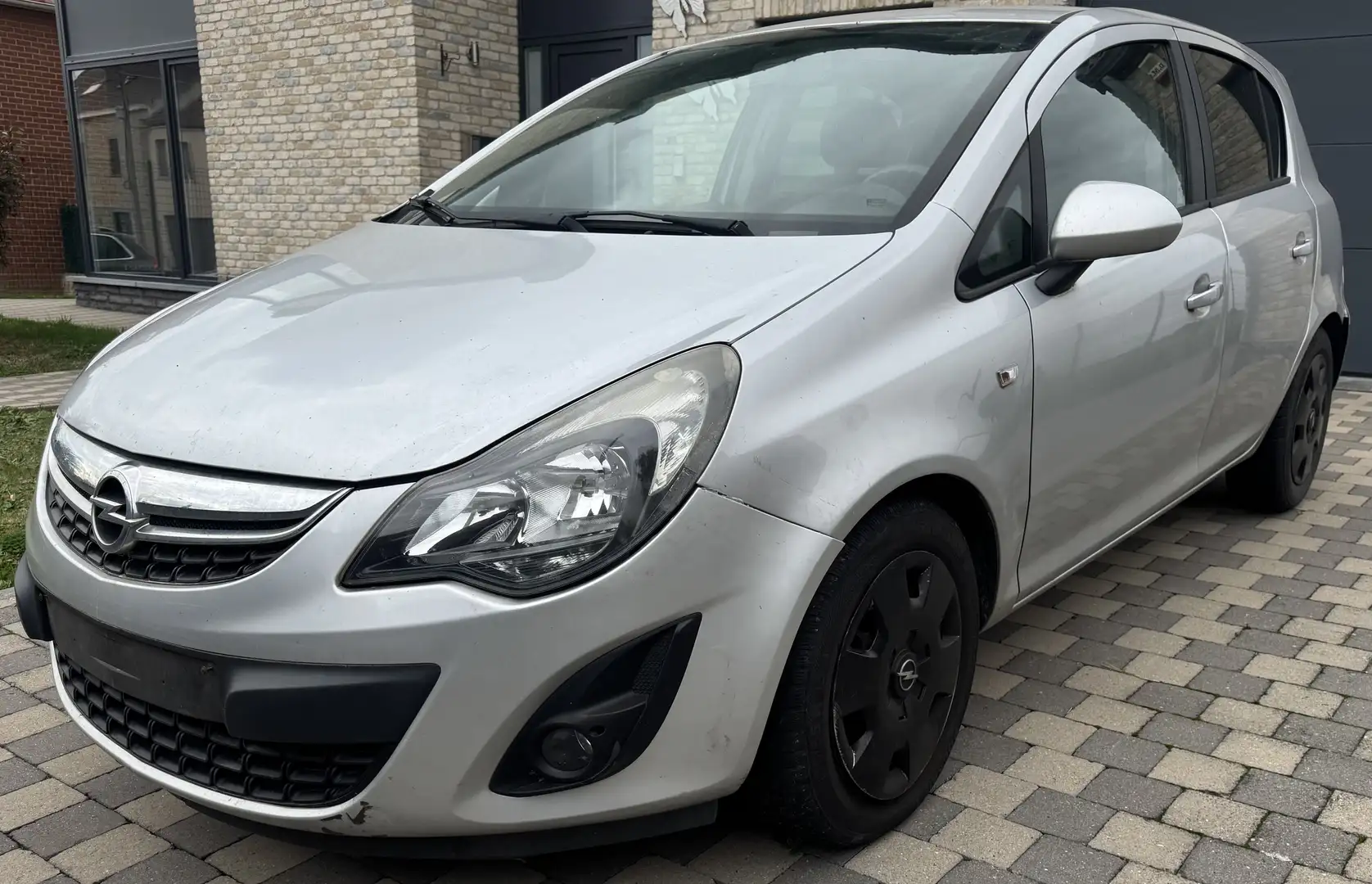 Opel Corsa 1.2i Ultimate Edition - 2