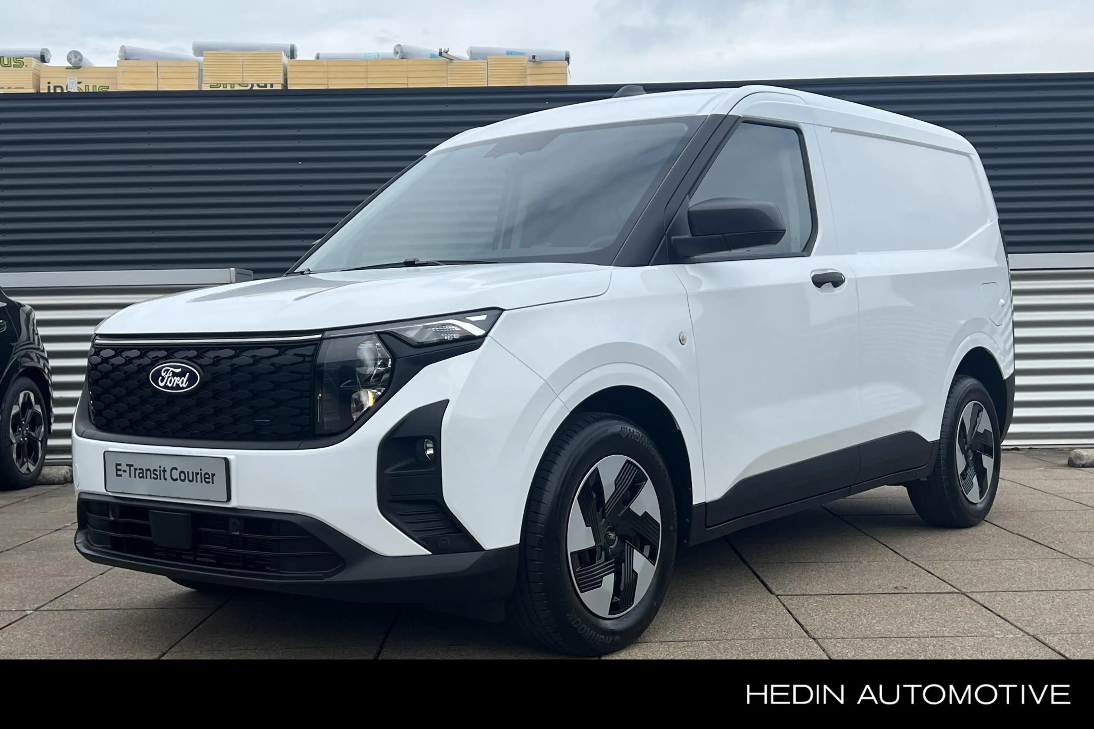 Ford Transit Courier e-Transit Trend 46.8kWh 136pk Voorraad | Snel rijd