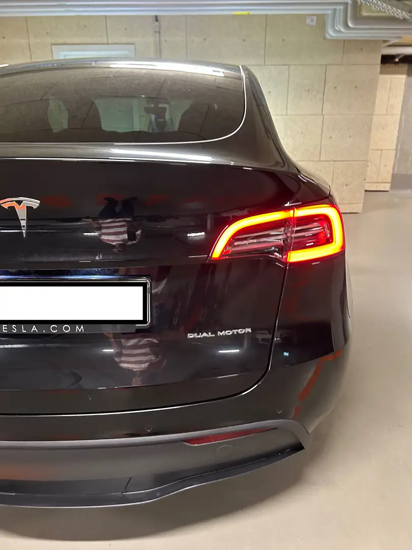 Tesla Model Y Model Y Long Range Dual Motor AWD Schwarz - 1