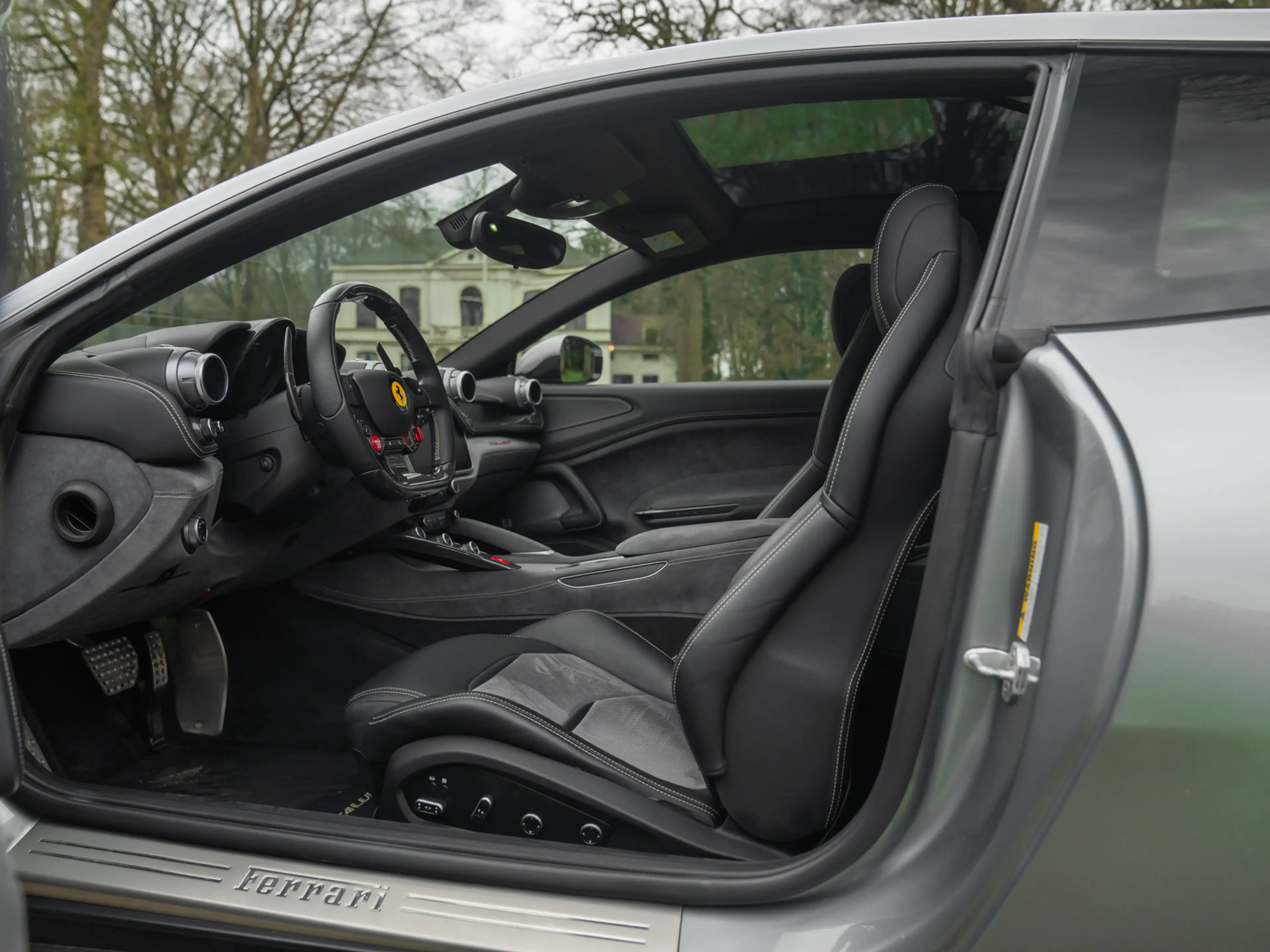 Ferrari GTC4 Lusso GTC4Lusso T 3.9 V8 | Pano-dak | JBL | Lift — photo 8