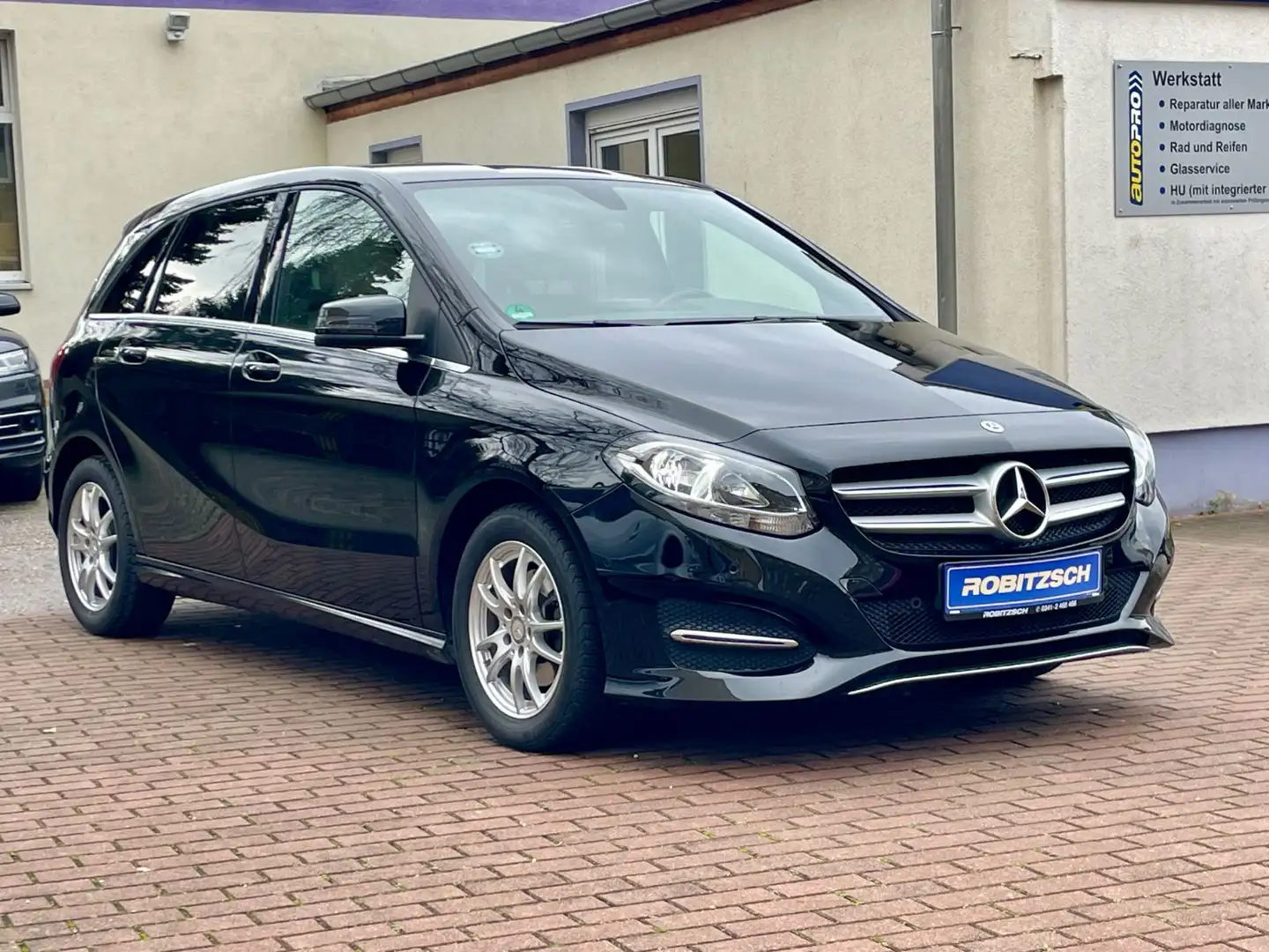 Mercedes-Benz B 180 7G-DCT Urban Style Leder WR HU Insp. neu Schwarz - 1