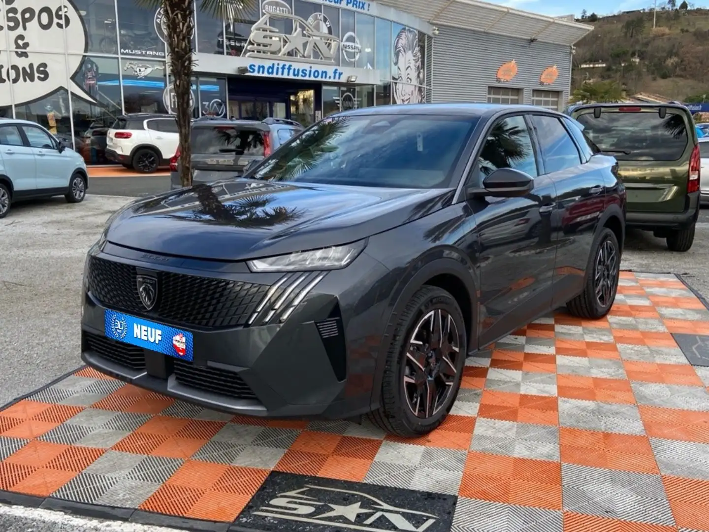 Peugeot 3008 NEW Hybrid 145 e-DCS6 ALLURE PACK PANORAMIC NAVIGA Gris - 1