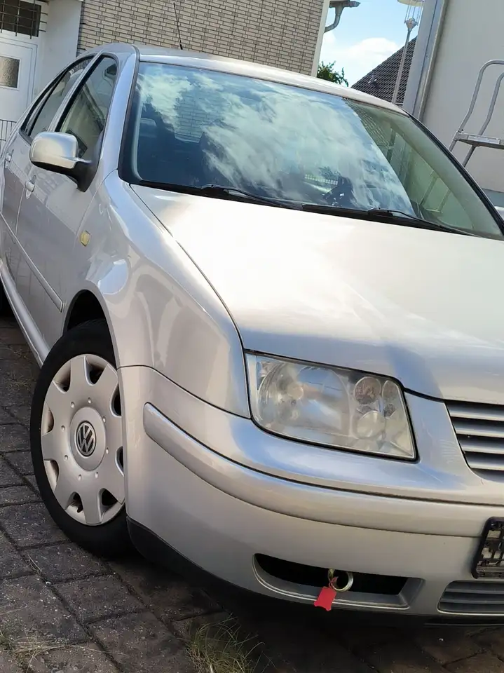 Volkswagen Bora 1.6, foto 1