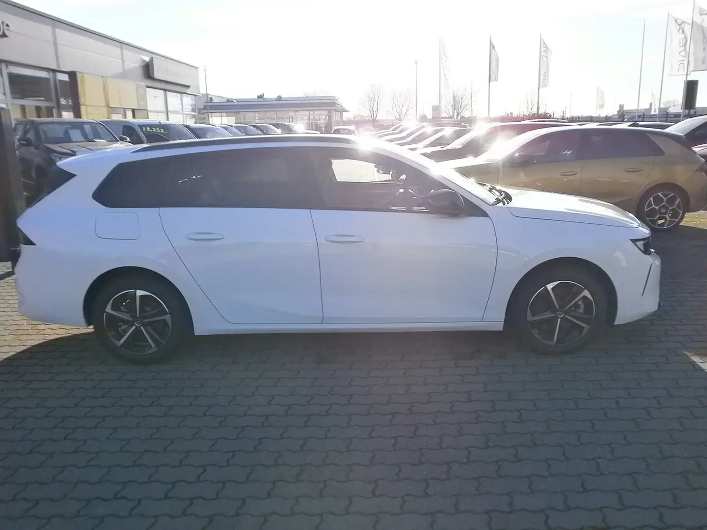 Opel Astra Edition , SHZ , LHZ , LED , Allwetter , Alu , AGR Weiß - 2