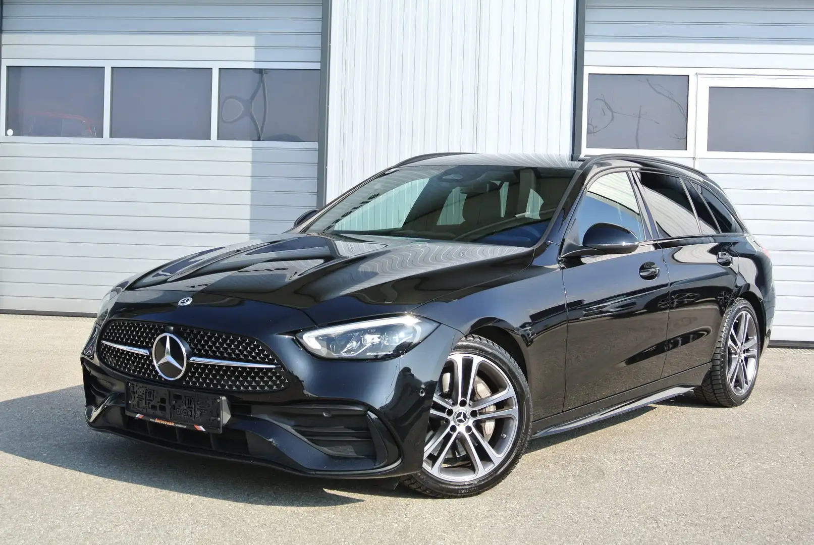 Mercedes-Benz C 220 C 220d T Aut. ** AMG-Line ** LED * Schwarz - 1