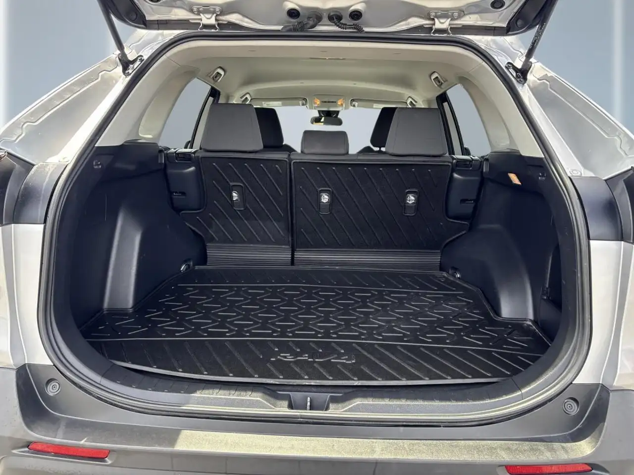Toyota RAV 4 снимка Toyota RAV 4