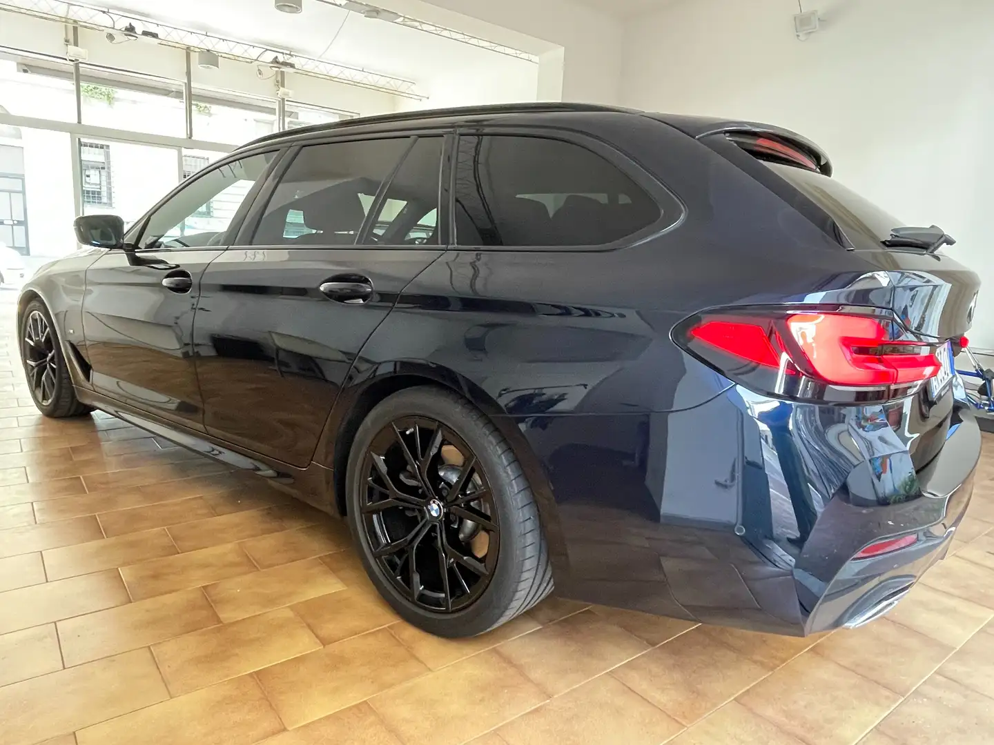 BMW 518 518d Touring mhev 48V Msport auto Blu/Azzurro - 1