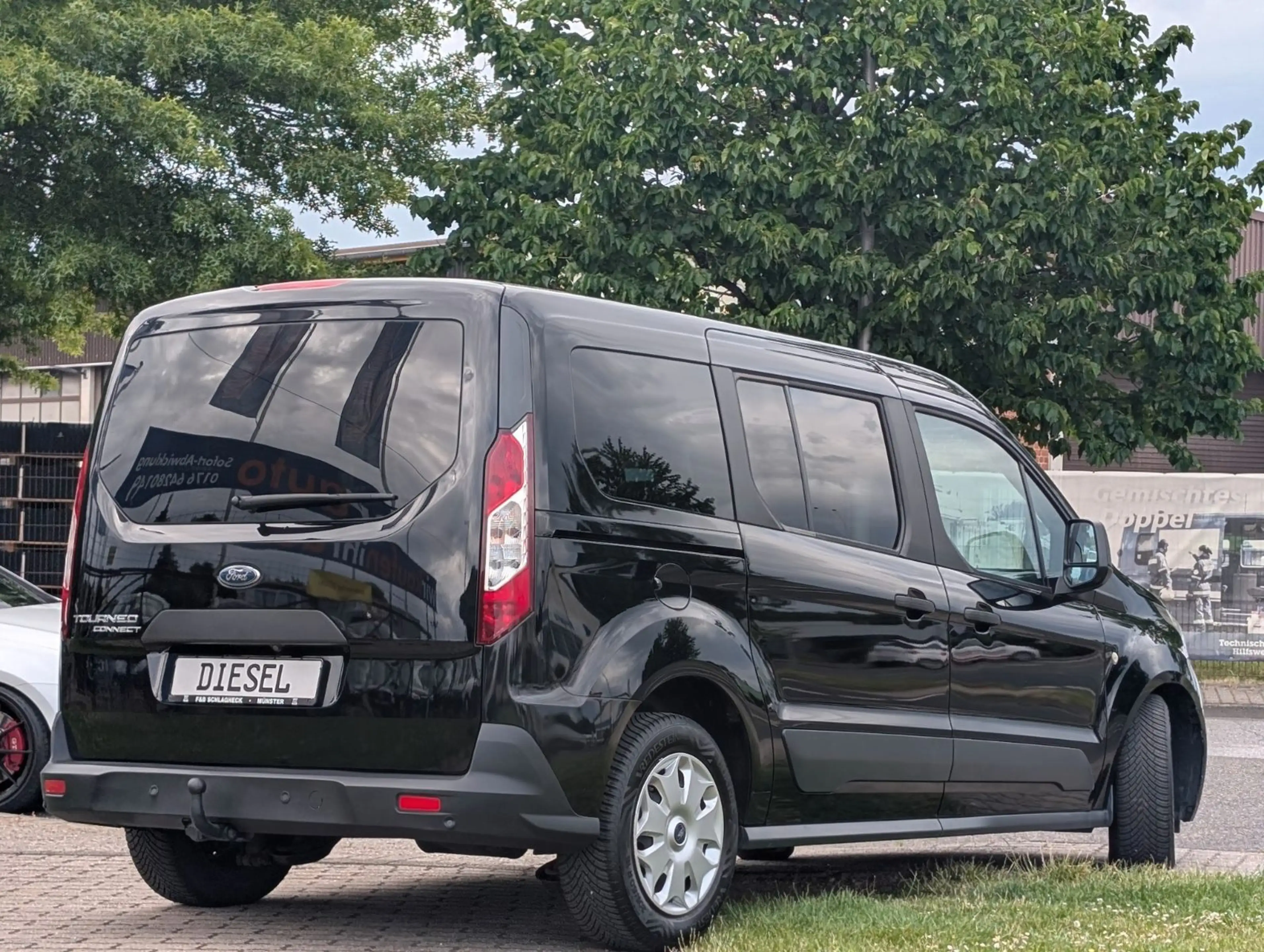 Ford Grand Tourneo Connect Trend*KAMERA*PDC*AHK !! — photo 2