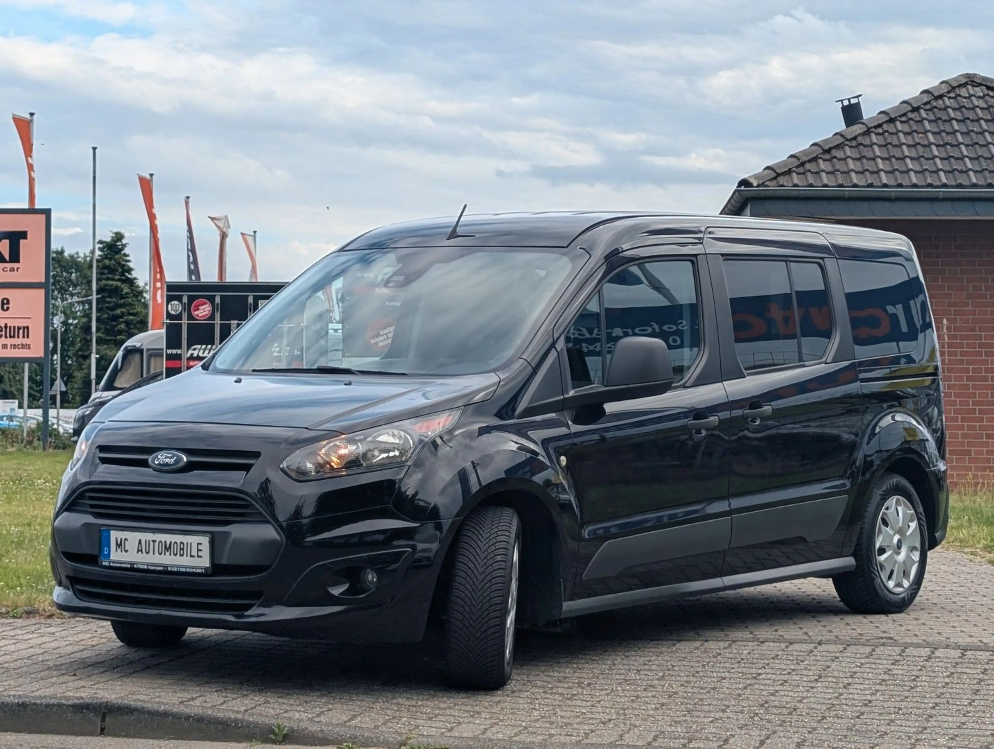 Ford Grand Tourneo Connect Trend*KAMERA*PDC*AHK !! — photo 8