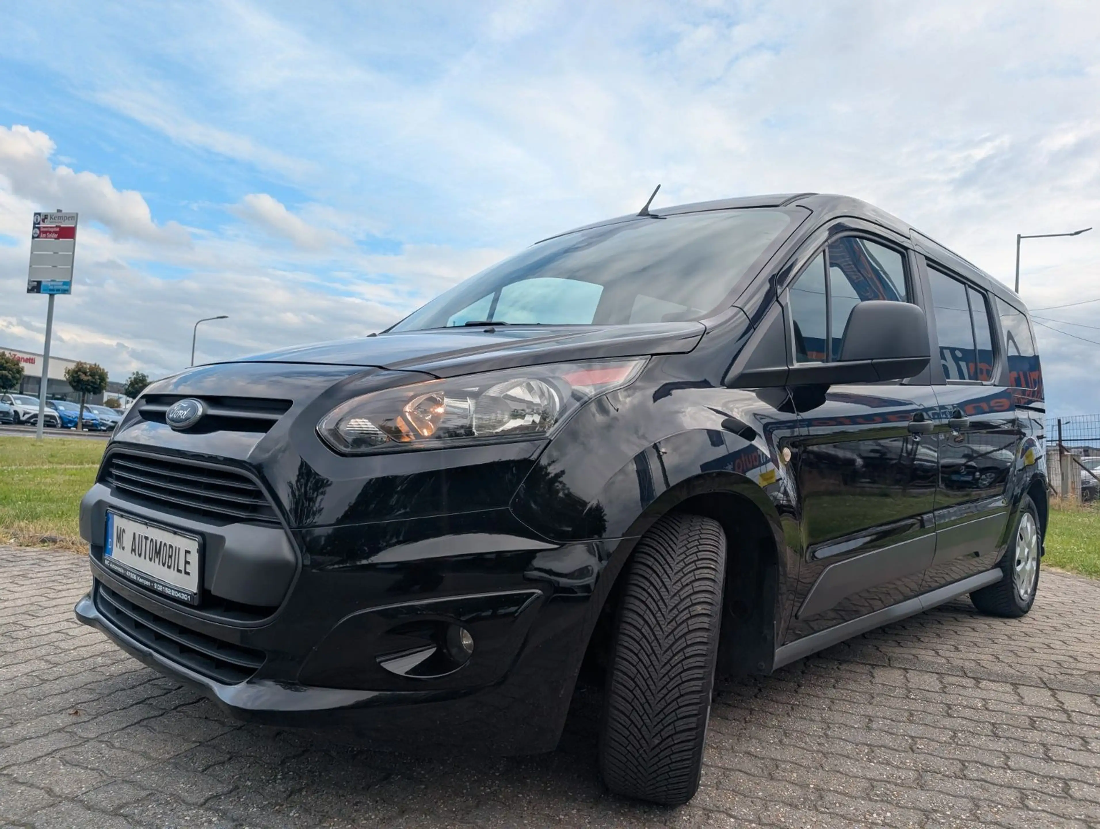 Ford Grand Tourneo Connect Trend*KAMERA*PDC*AHK !! — photo 13