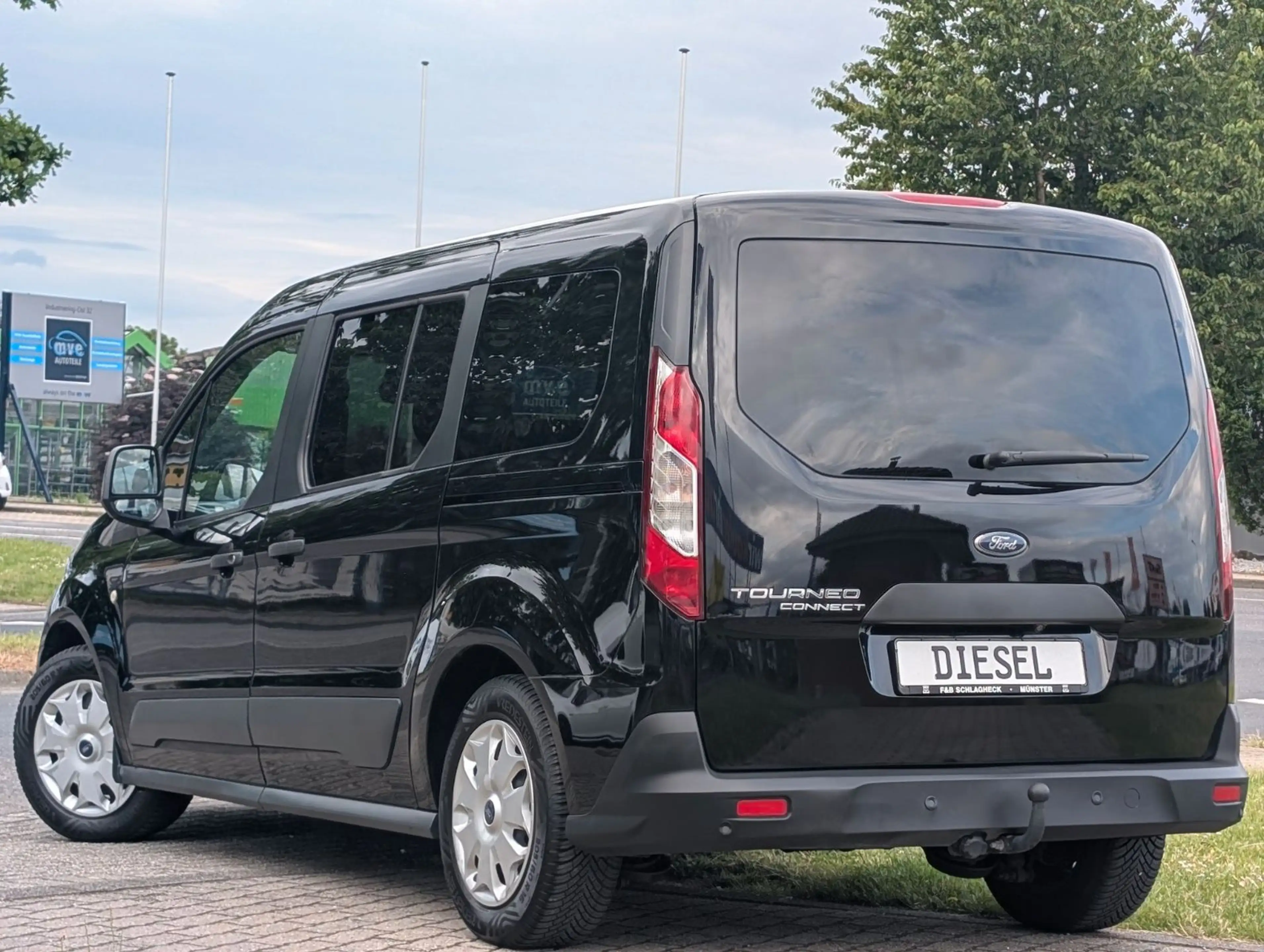 Ford Grand Tourneo Connect Trend*KAMERA*PDC*AHK !! — photo 7