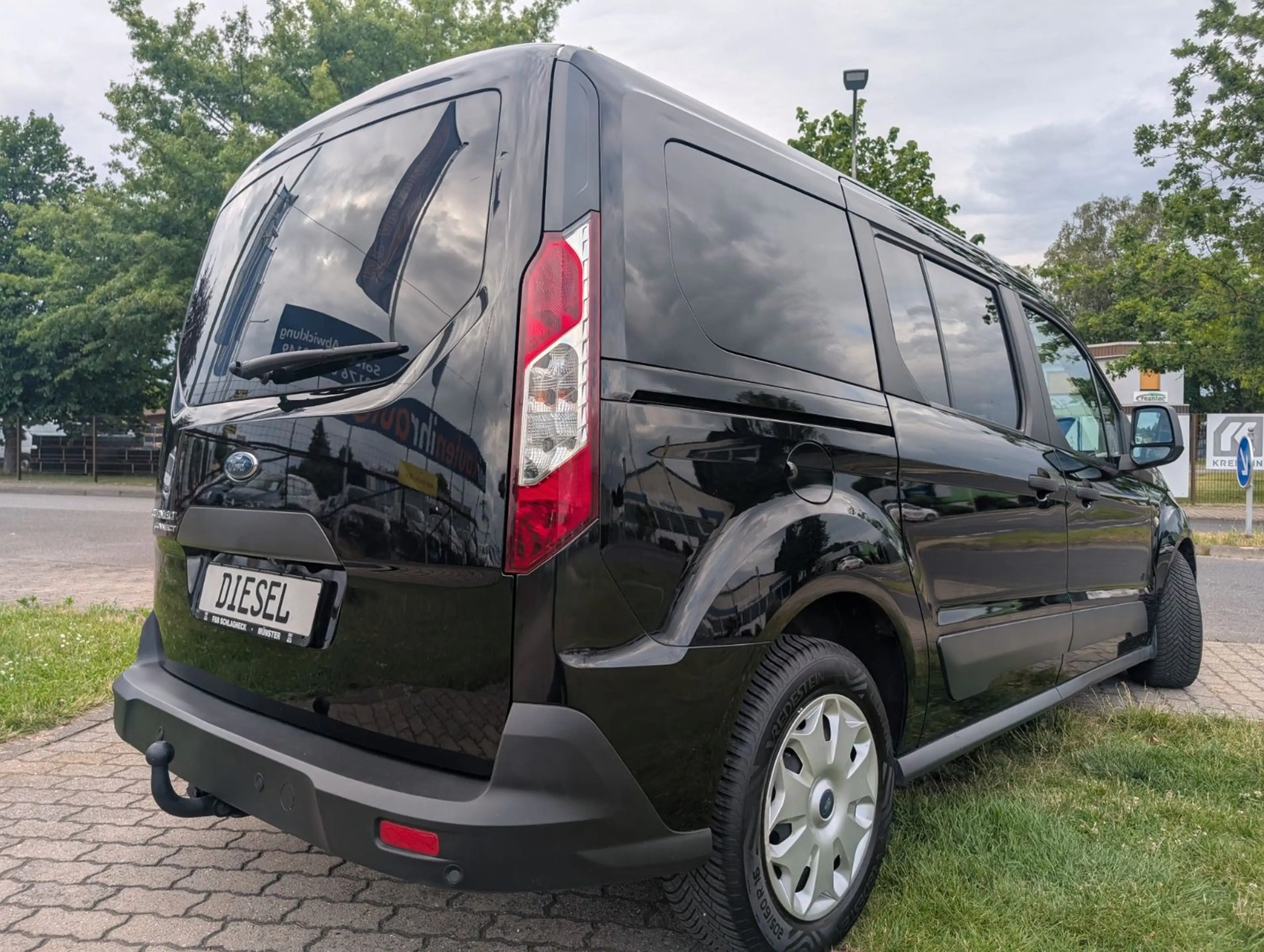 Ford Grand Tourneo Connect Trend*KAMERA*PDC*AHK !! — photo 5
