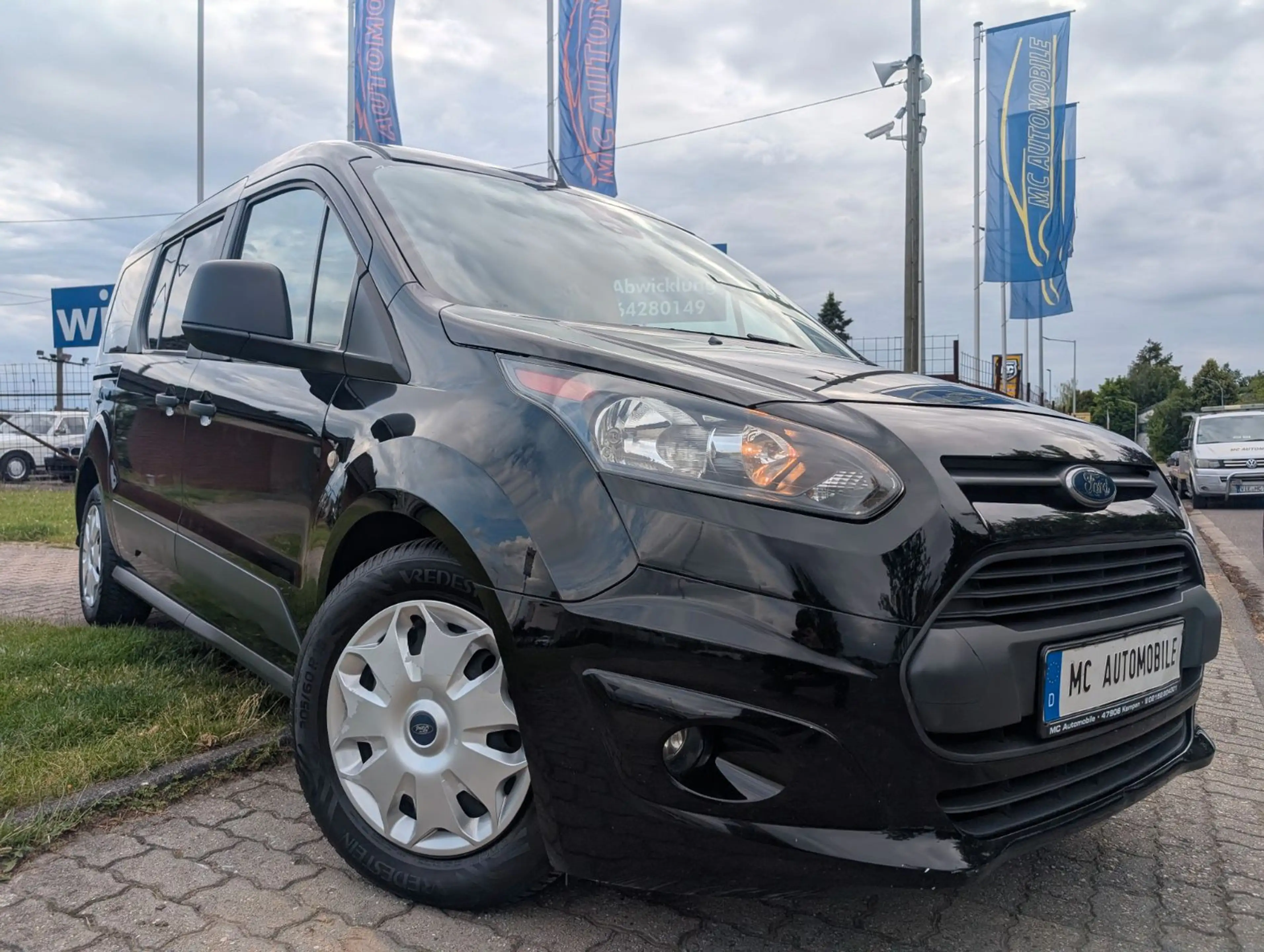 Ford Grand Tourneo Connect Trend*KAMERA*PDC*AHK !! — photo 9
