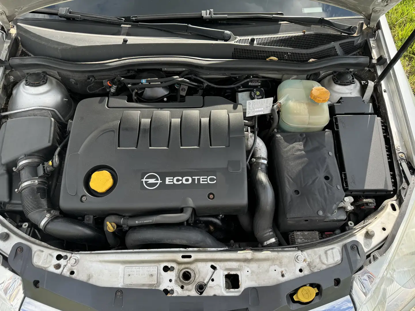 Opel Astra 1.9 CDTI DPF Edition , das preis ist letute preis Grau - 1