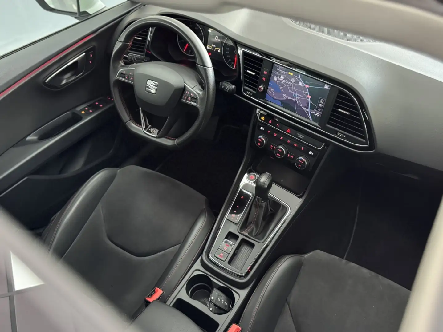 SEAT Leon 1.8 TSI FR 180PK DSG PANO LED CAMERA Wit - 2