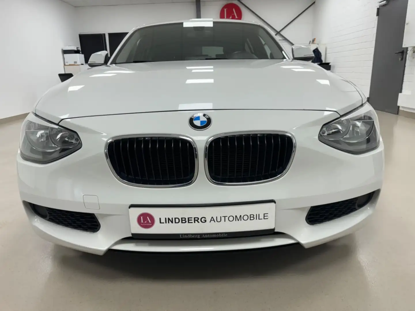 BMW 118 Lim. 5-trg. 118 i*PDC*KLIMA*NAVI*AHK*ISO*TEMP*LM Weiß - 2