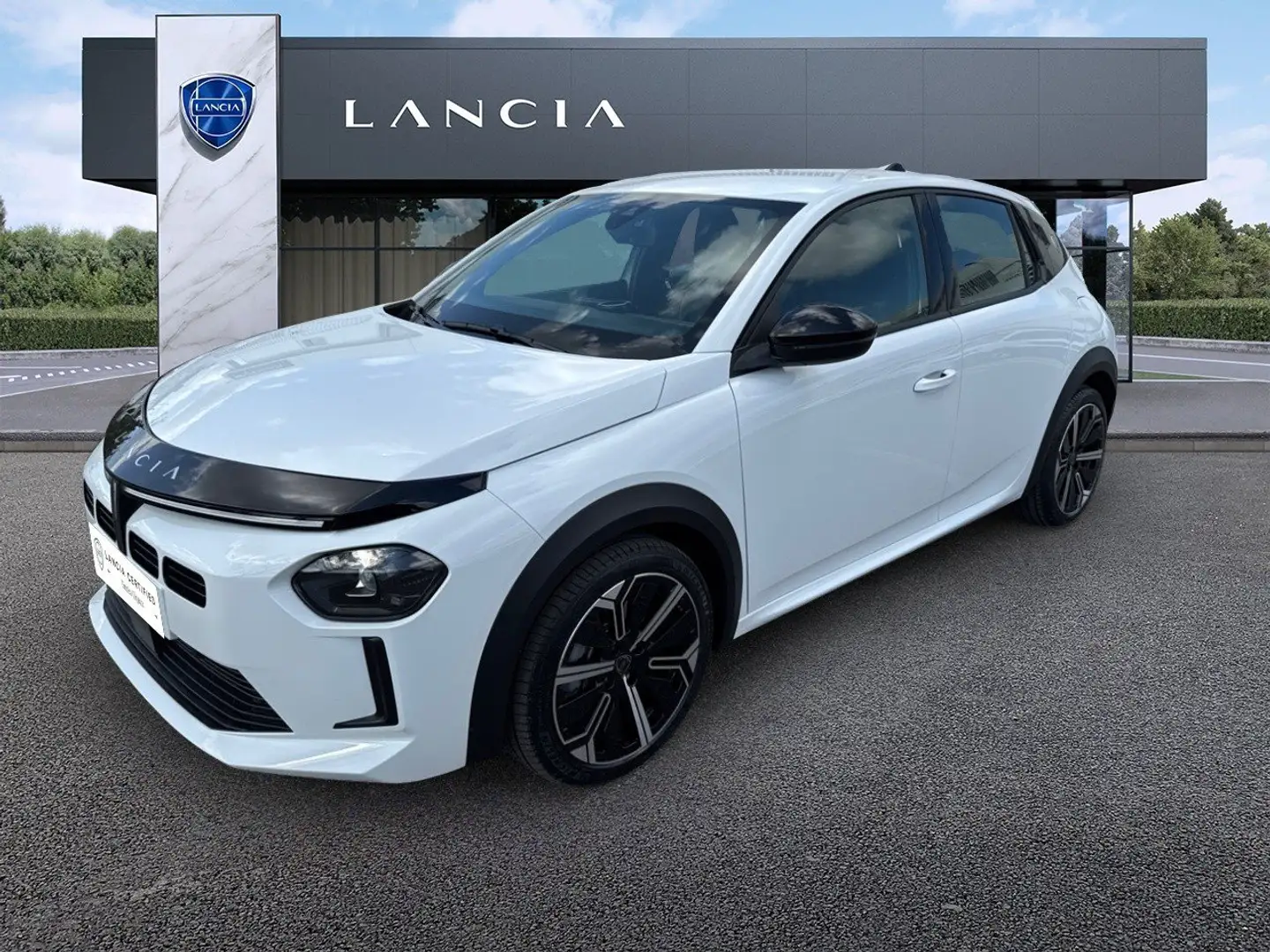 Lancia Ypsilon Ibrida 100cv e-DCT Bianco - 1