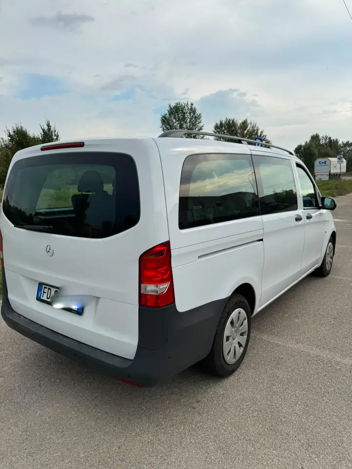 Mercedes-Benz Vito — photo 1 of 11