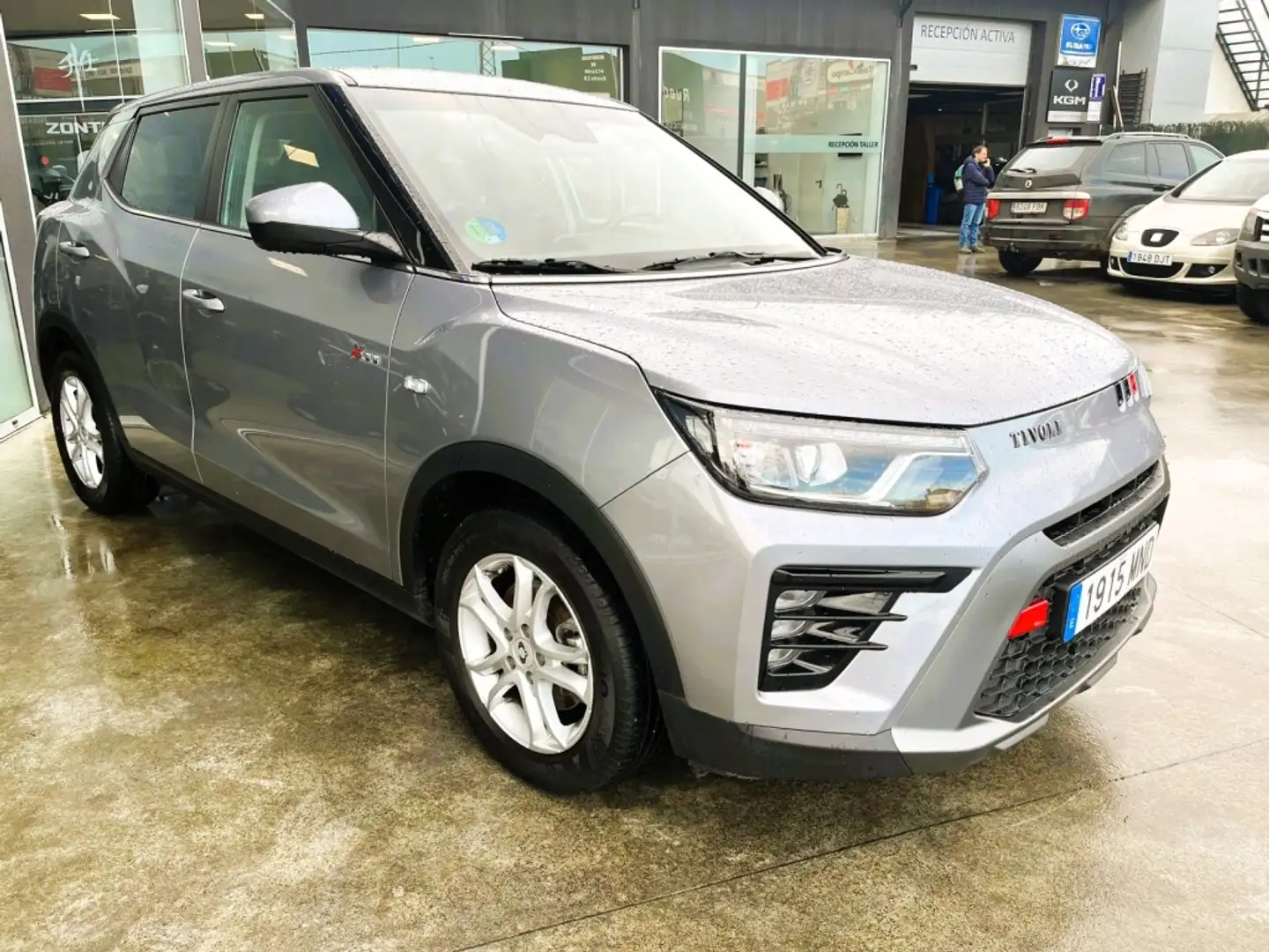 SsangYong Tivoli G15 Urban Plus LP 4x2 Grau - 2