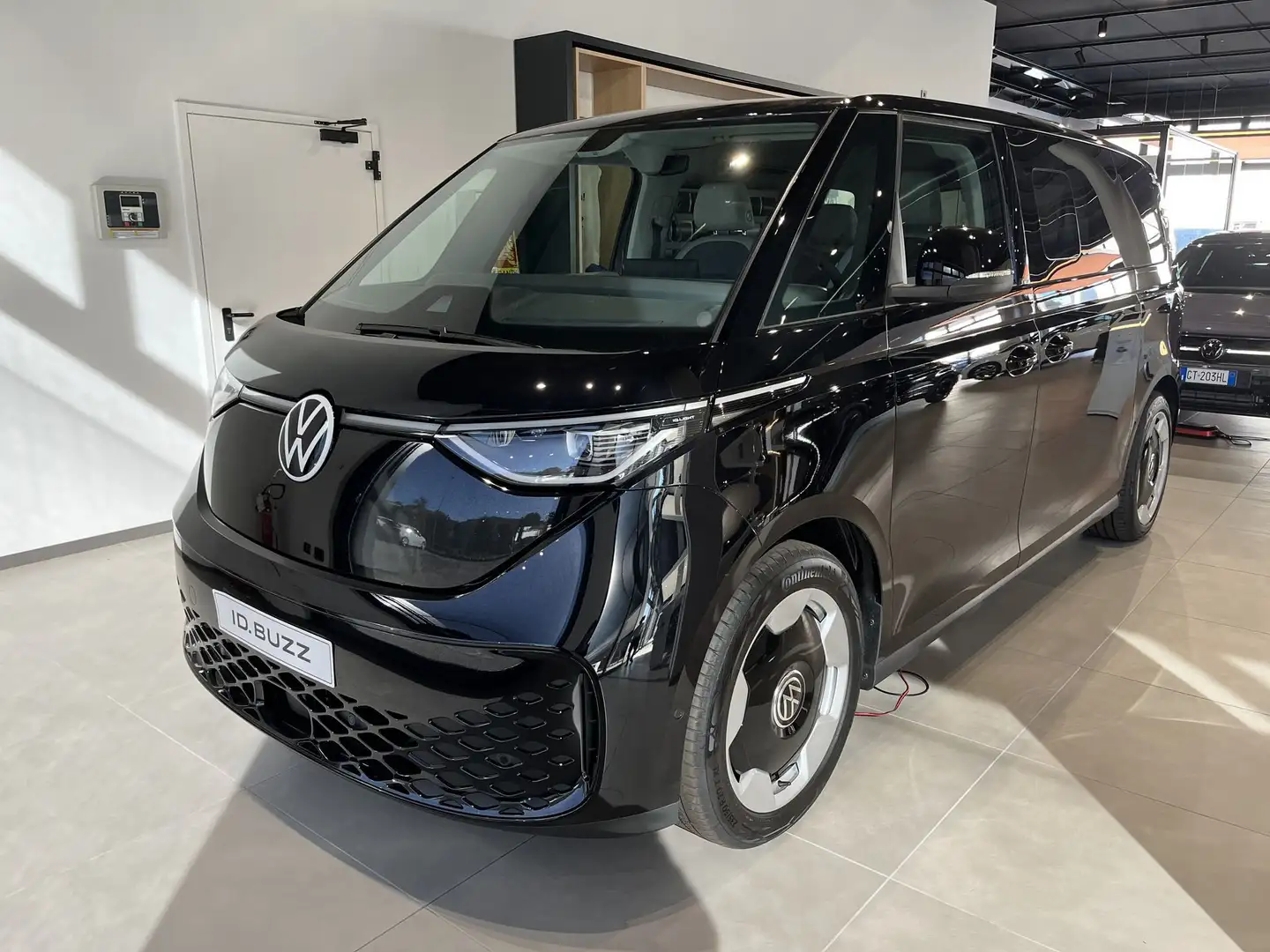 Volkswagen ID. Buzz Pro Passo Lungo 286CV Schwarz - 1