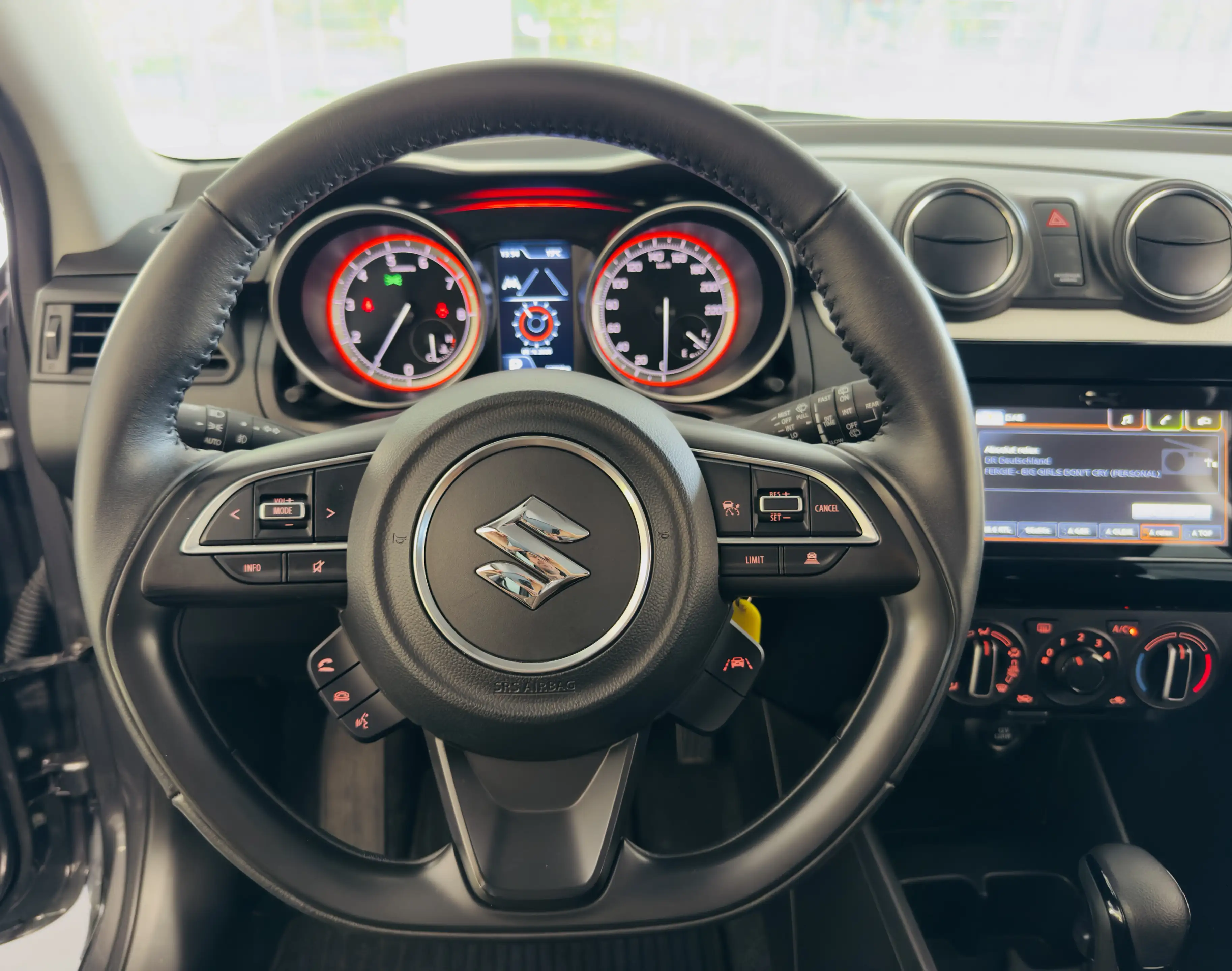 Suzuki Swift 1,2 COMFORT CVT CARPLAY   SITZHEIZUNG — photo 14