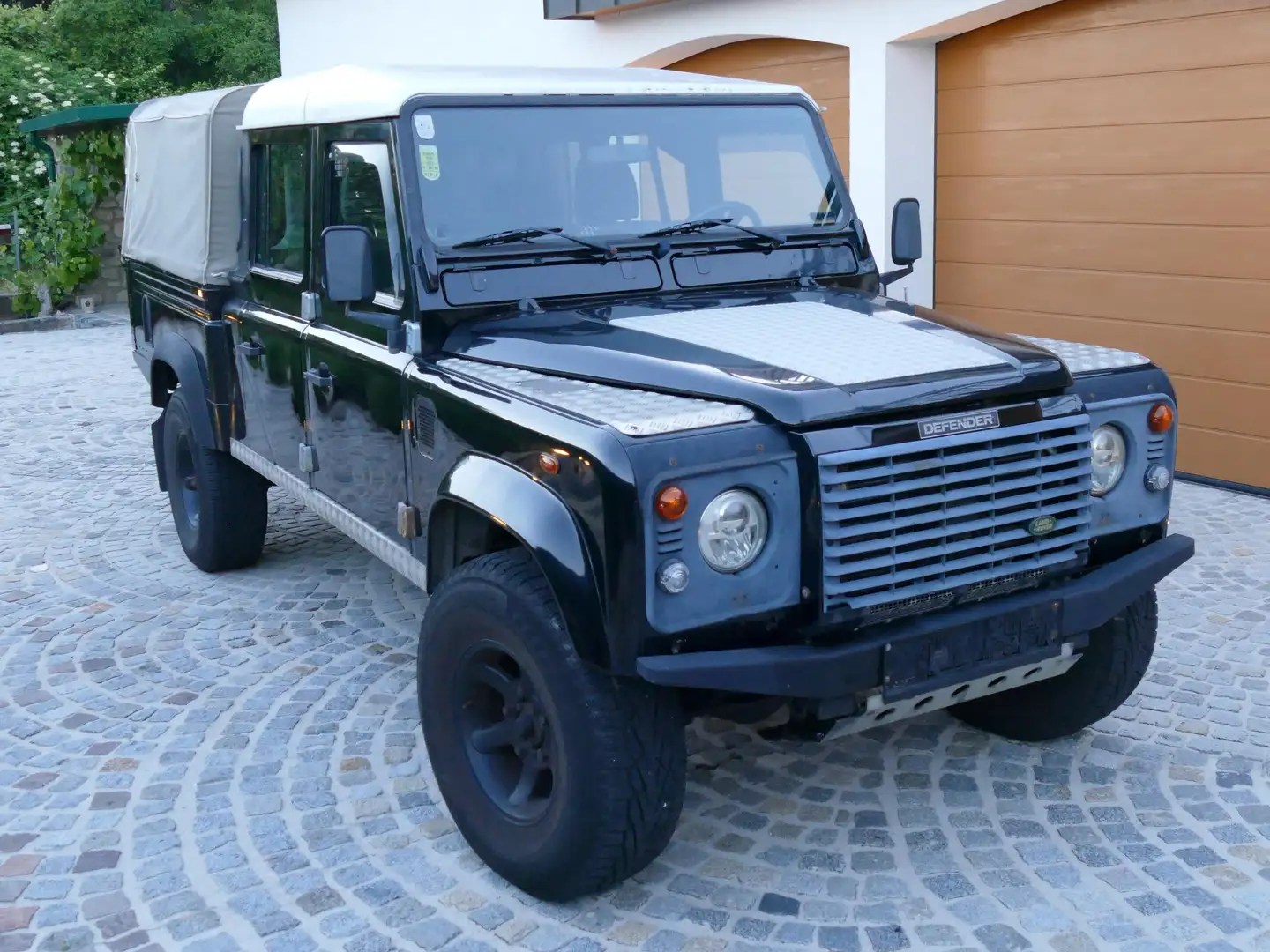 Land Rover Defender Defender 130 Crew Cab HCPU Td5 Schwarz - 2