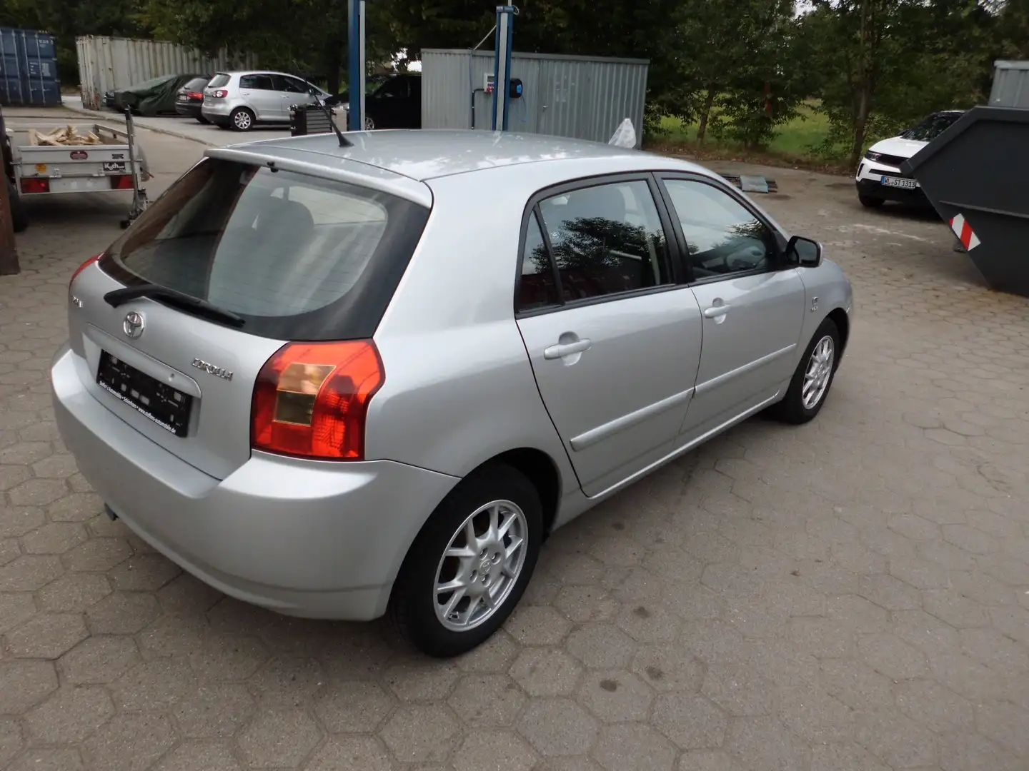 Toyota Corolla 1.6 Sol / Compact Silber - 2