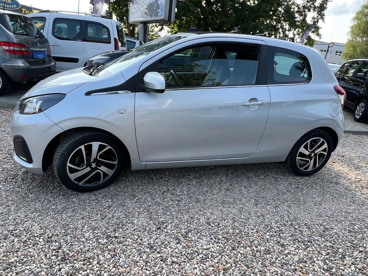 Peugeot 108 TOP Active Klima Silber - 2