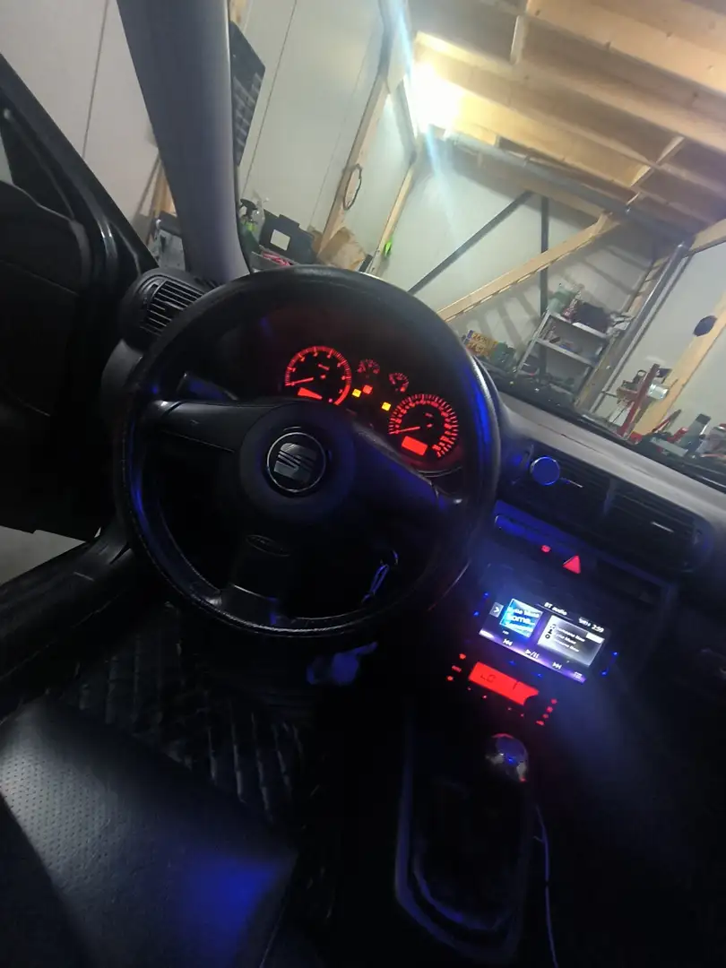 SEAT Leon 1.8-20VT Sport Blue - 2