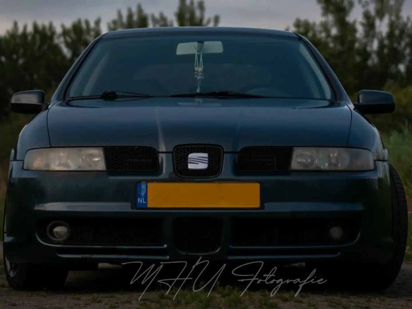 SEAT Leon 1.8-20VT Sport Bleu - 1
