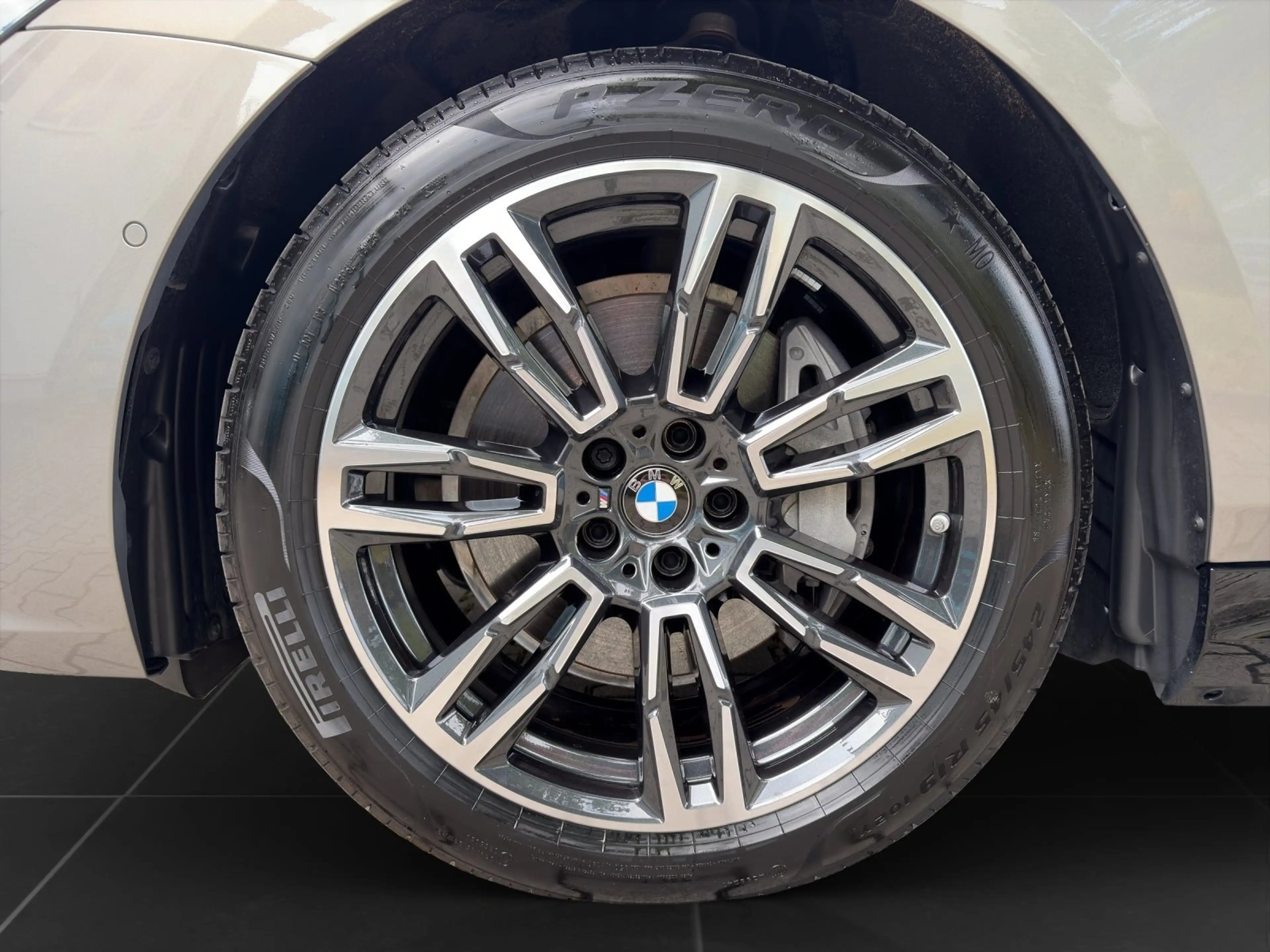 BMW i5 xDrive40 Lim. M Sport AutobAss DrivAss Prof ParkAs — photo 8