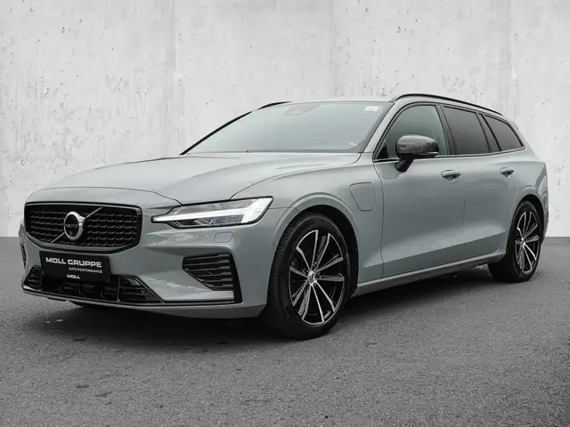Volvo V60 view 2