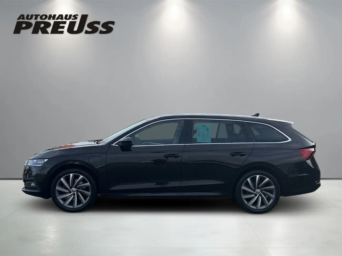 Skoda Octavia Combi First Edition 1.4 TSI iV DSG Чёрный - 2