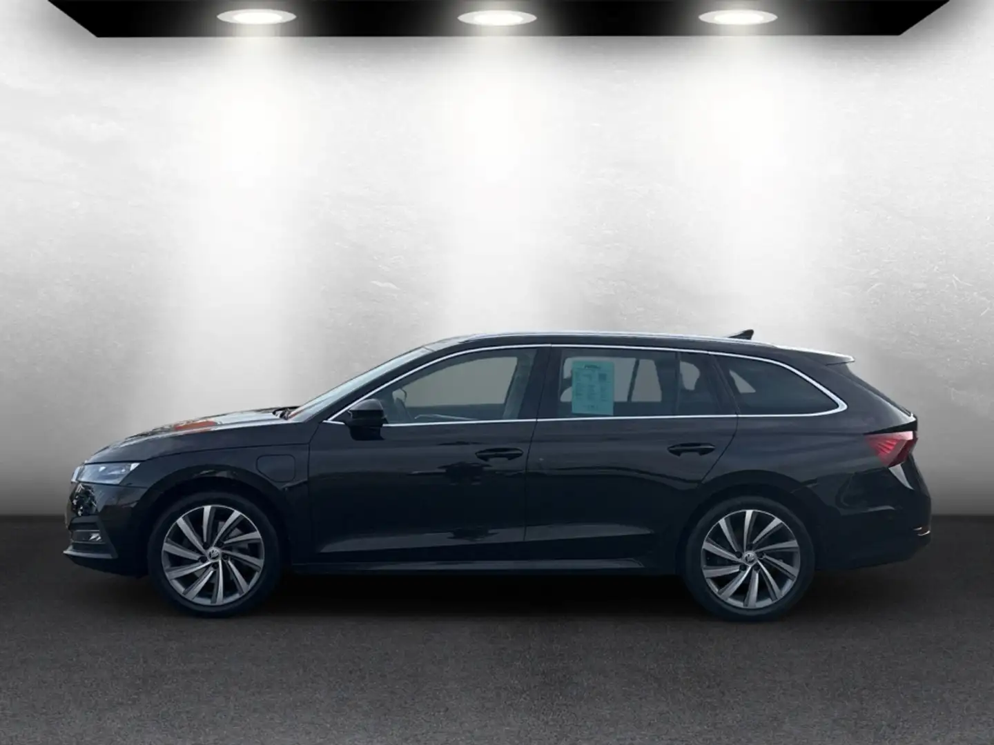 Skoda Octavia Combi First Edition 1.4 TSI iV DSG Schwarz - 2
