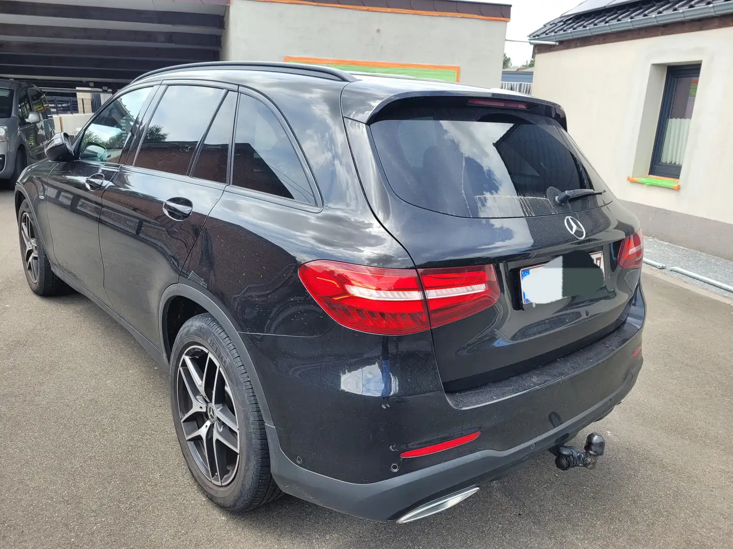 Mercedes-Benz GLC 220 GLC 220 d 4-Matic Business Solution AMG Zwart - 2
