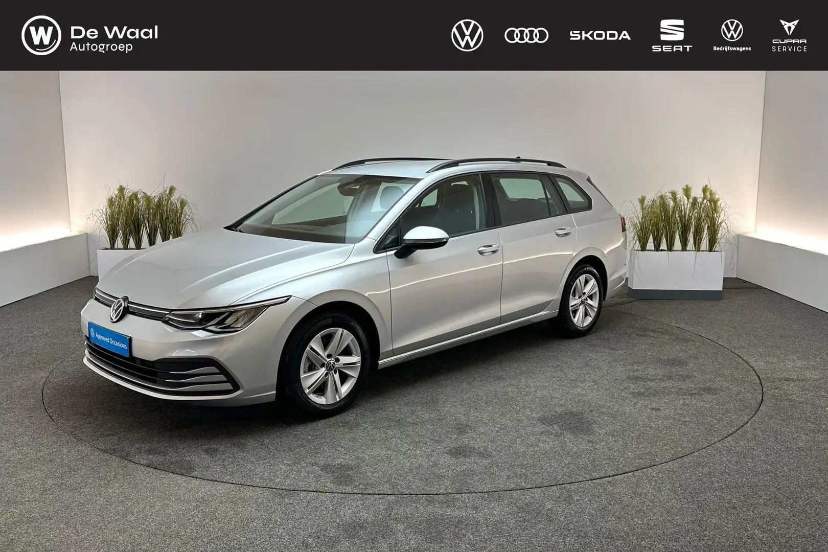 Volkswagen Golf Variant 1.0 eTSI 110pk Life DSG | App Connect, Adaptive Cr Zilver - 1