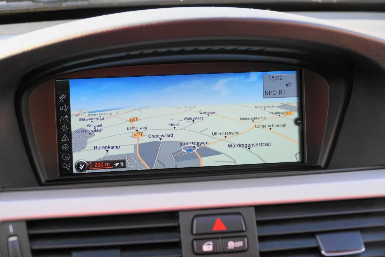 BMW 318 3-serie Touring 318i NAVI LEDER BI-XENON Zwart - 2