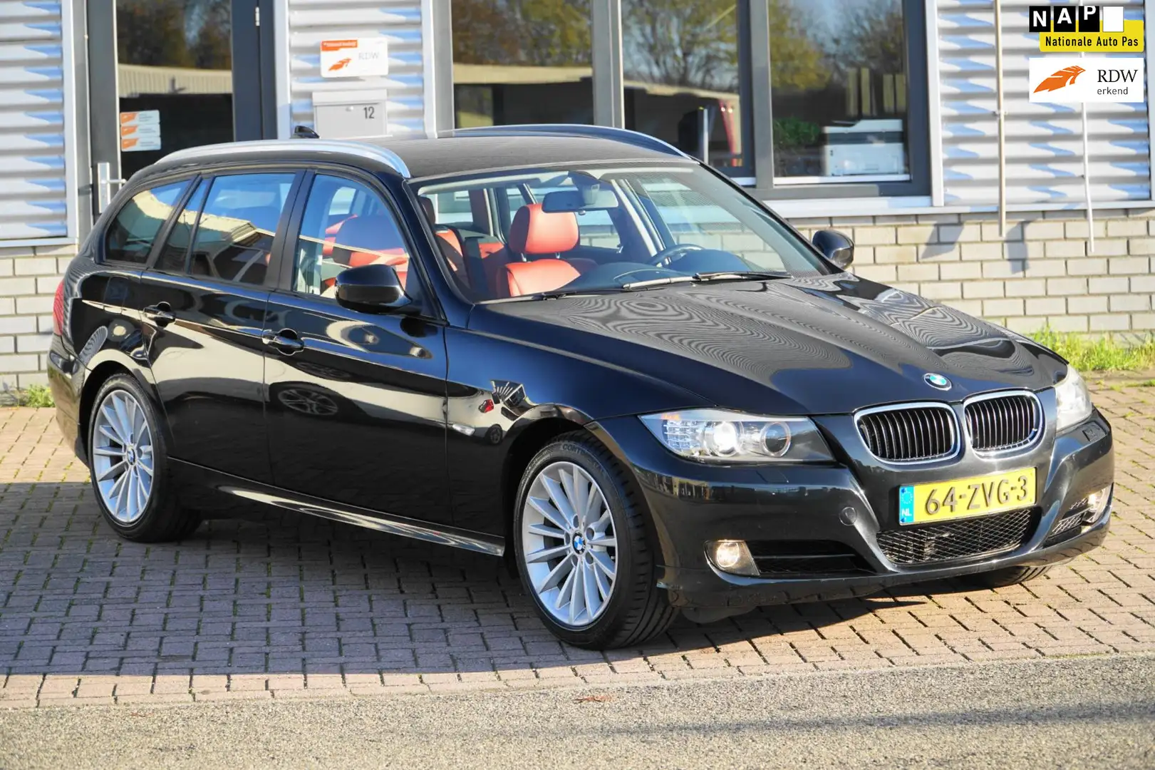 BMW 318 3-serie Touring 318i NAVI LEDER BI-XENON Zwart - 1